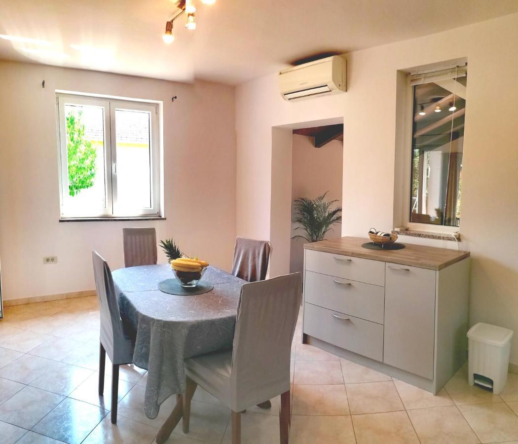 Cozy House With Pool Near Rovinj Apartment Kanfanar Luaran gambar